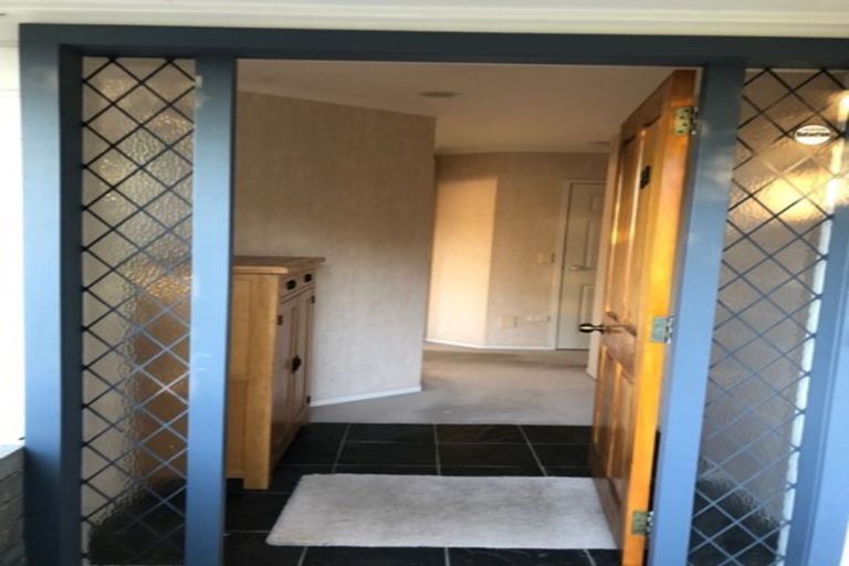 Photo of property in 28 Bayside Drive, Browns Bay, Auckland, 0630