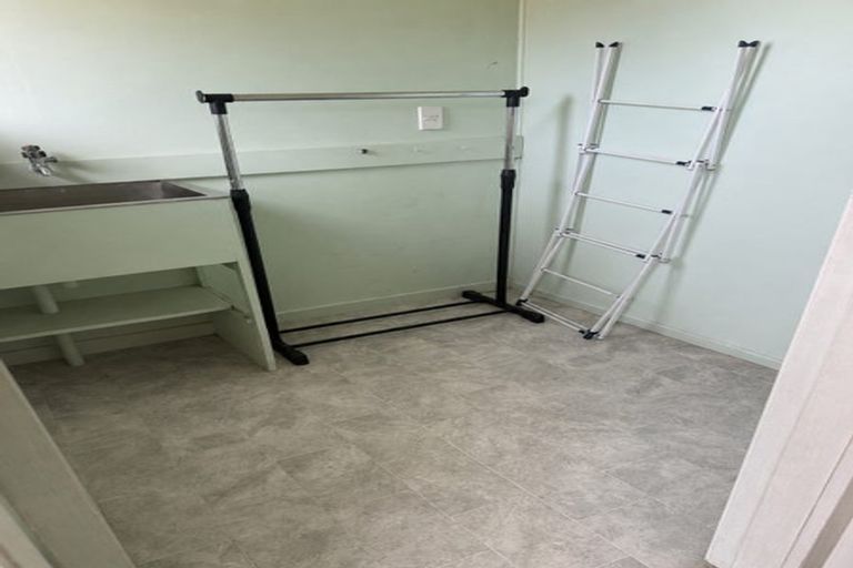 Photo of property in 11 Noall Street, Te Atatu Peninsula, Auckland, 0610