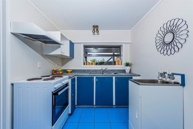 Photo of property in 15 Clearview Heights, Ranui, Auckland, 0612