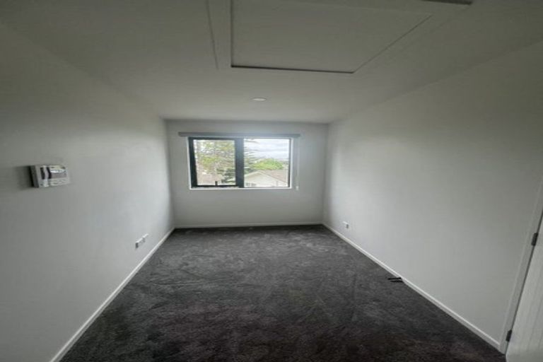 Photo of property in 9 Aralia Road, Sunnynook, Auckland, 0620