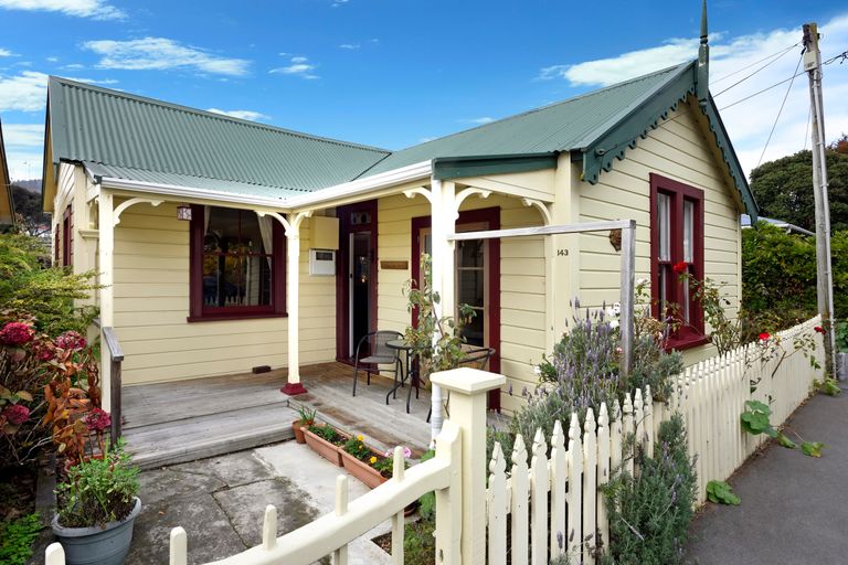 Photo of property in 143 Tasman Street, Nelson, 7010
