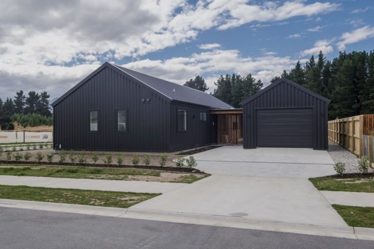 Photo of property in 48 Mount Creighton Crescent, Wanaka, 9305