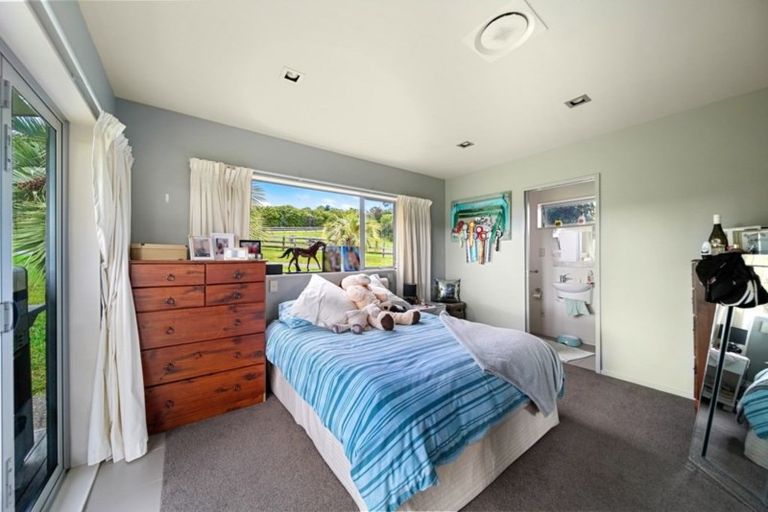 Photo of property in 126 Brownhill Road, Whitford, Manurewa, 2576