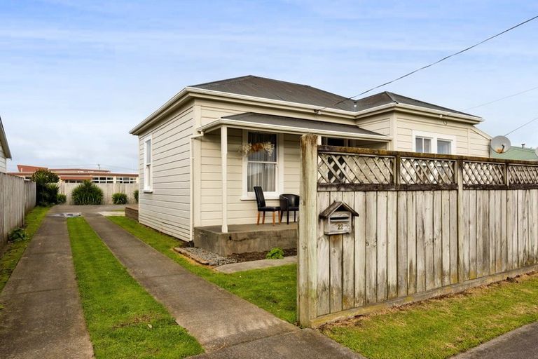 Photo of property in 22 Milmoe Street, Hawera, 4610