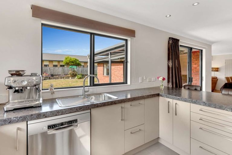 Photo of property in 4 Barry Curtis Place, Levin, 5510