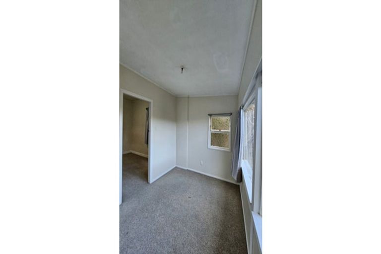 Photo of property in 1/13 Garden Road, Northland, Wellington, 6012