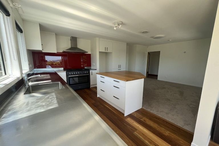 Photo of property in 21 Kereru Street, Waikanae, 5036