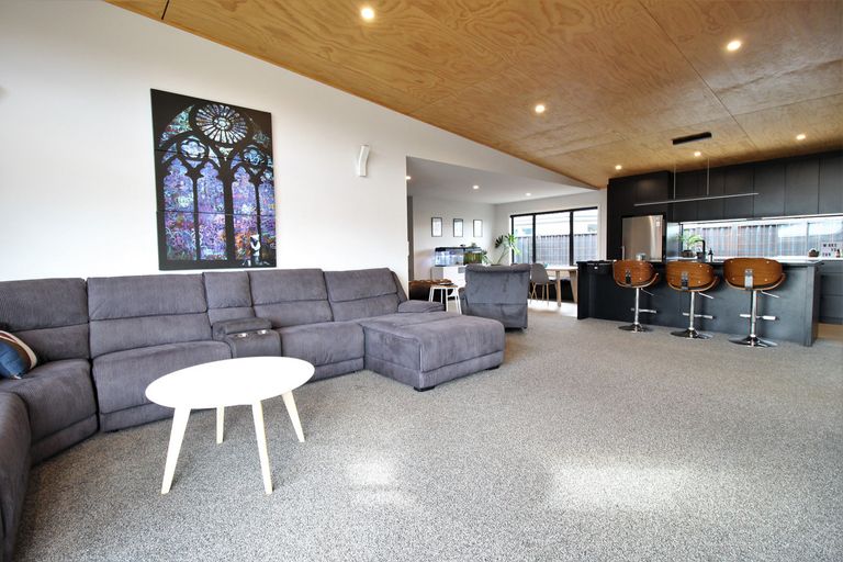 Photo of property in 74 Larch Crescent, Alexandra, 9320