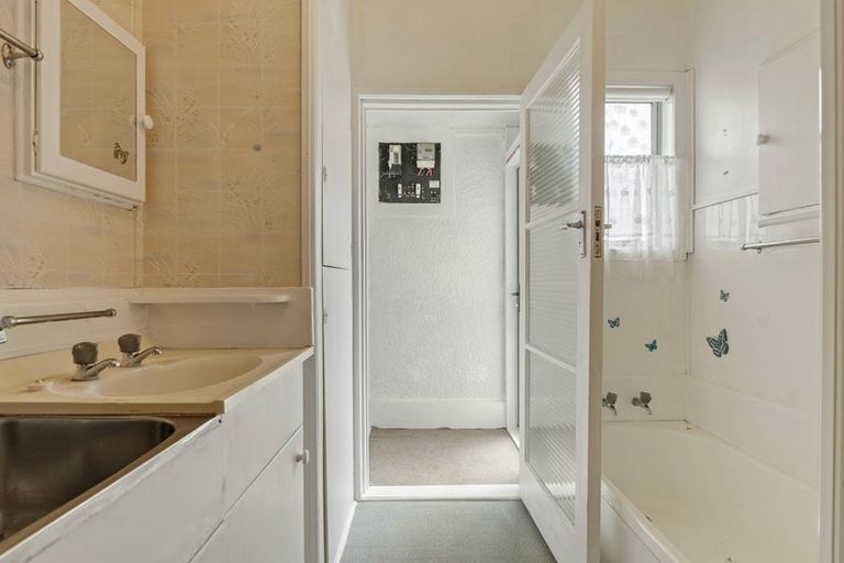 Photo of property in 19 Estuary Road, Weymouth, Auckland, 2103