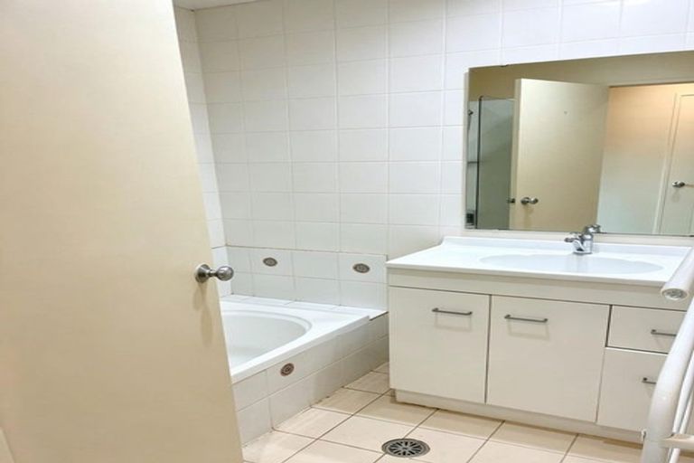 Photo of property in 22 Chapel Road, Flat Bush, Auckland, 2019