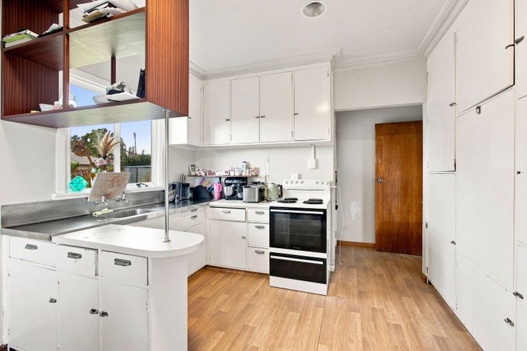 Photo of property in 28 Seymour Street, Waitara, 4320