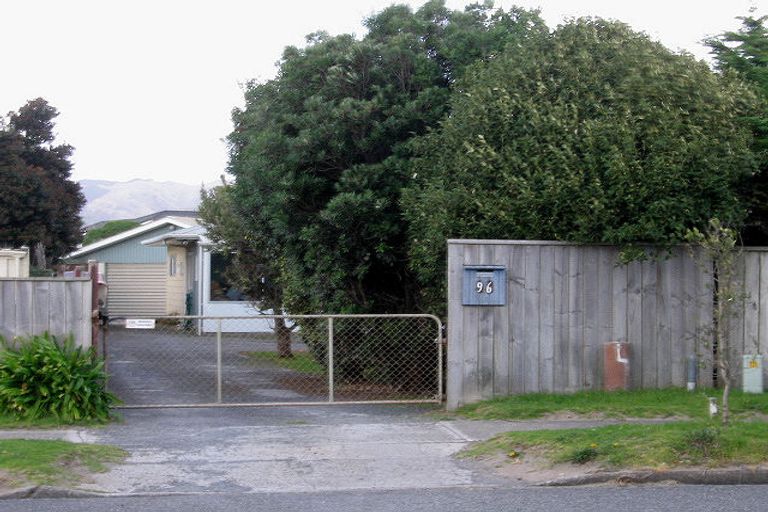 Photo of property in 96 Tutere Street, Waikanae Beach, Waikanae, 5036