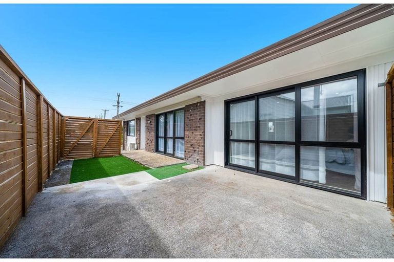 Photo of property in 1/68 Victoria Road, Papatoetoe, Auckland, 2025