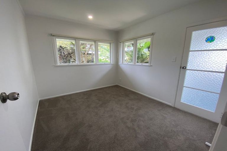 Photo of property in 2/59 Shakespeare Road, Milford, Auckland, 0620