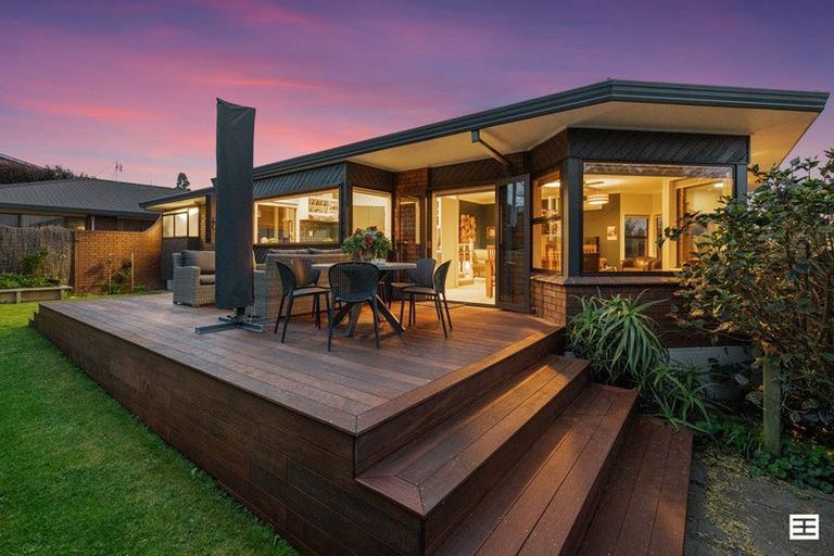 Photo of property in 1 Ruamoana Place, Omokoroa, 3114