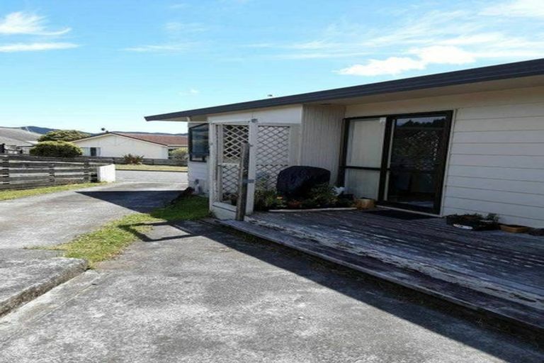 Photo of property in 7 Jasmine Grove, Maungaraki, Lower Hutt, 5010