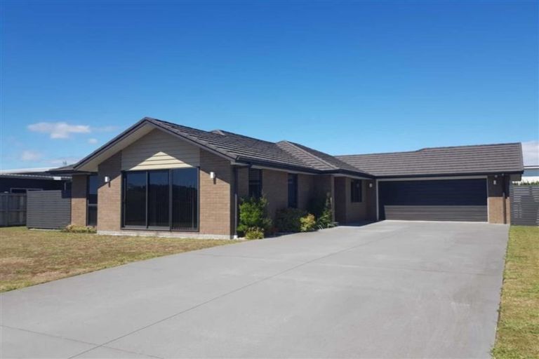 Photo of property in 18 Keene Drive, Bell Block, New Plymouth, 4312