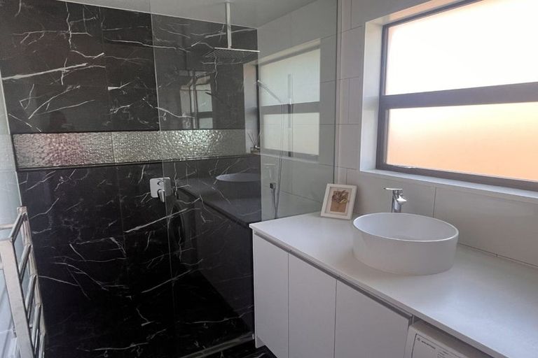 Photo of property in 10 Lochmore Street, Bishopdale, Christchurch, 8051