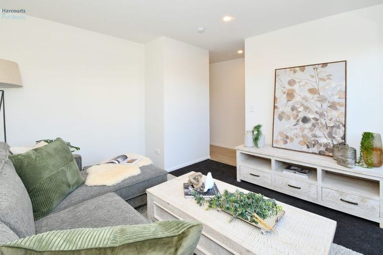 Photo of property in 6 Hoiho Road, Pukekohe, 2120