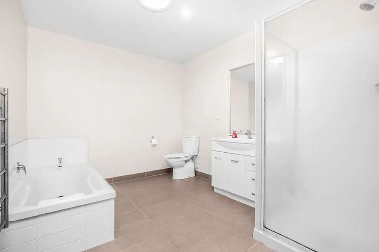Photo of property in 98 Popokatea Drive, Takanini, 2112