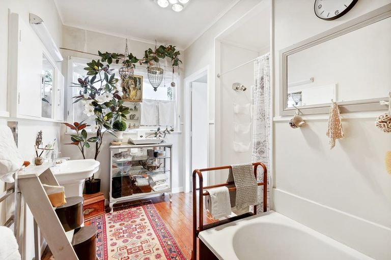 Photo of property in 22 Huia Street, Waikanae, 5036