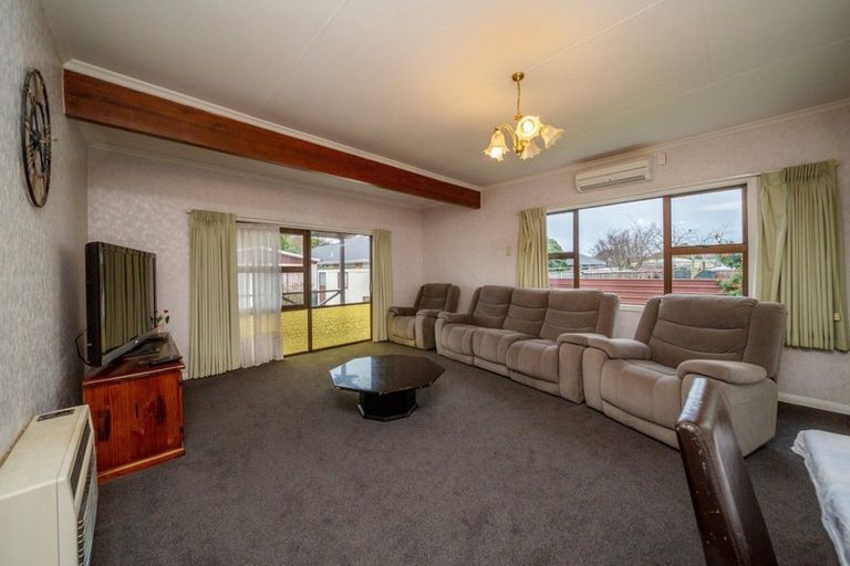 Photo of property in 27 Vogel Street, Hawera, 4610