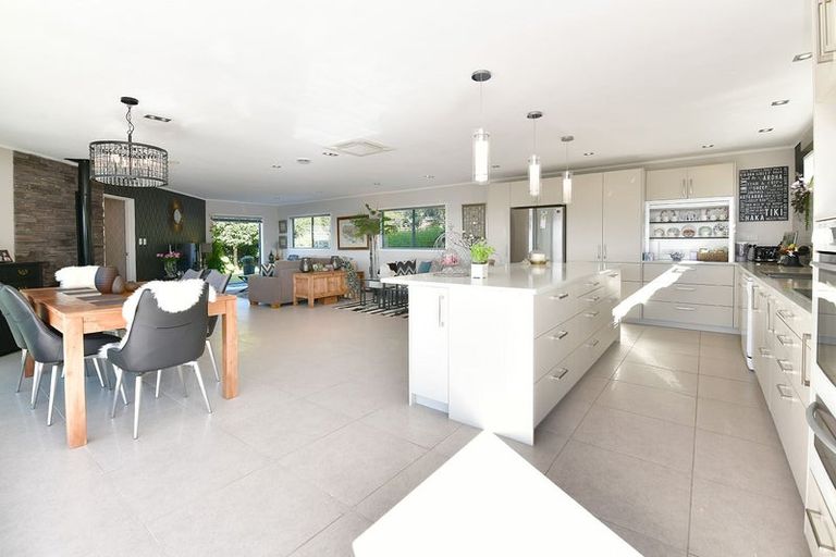 Photo of property in 119 Waldorf Crescent, Orewa, 0931