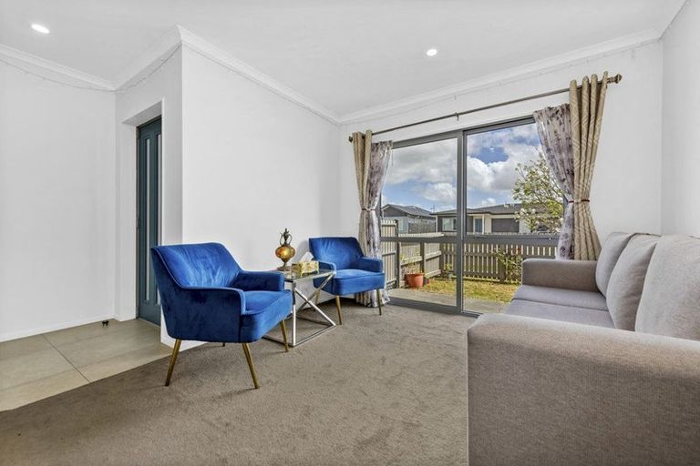 Photo of property in 13 Kapowai Boulevard, Takanini, 2112