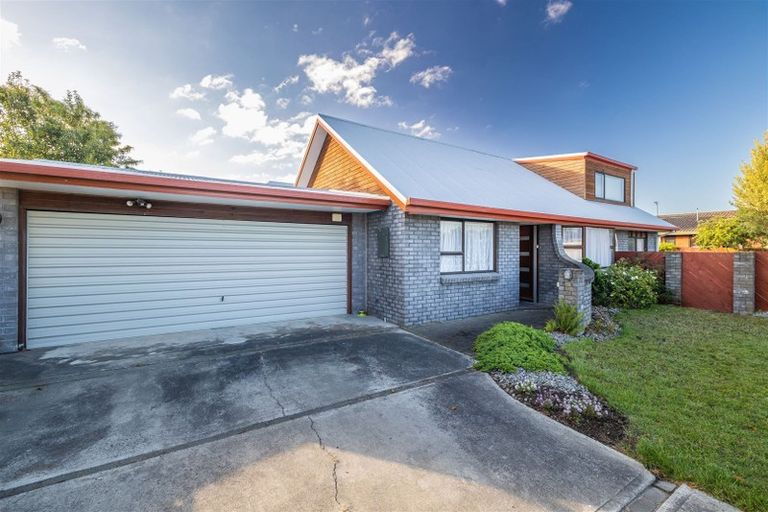 Photo of property in 233 Queenspark Drive, Parklands, Christchurch, 8083