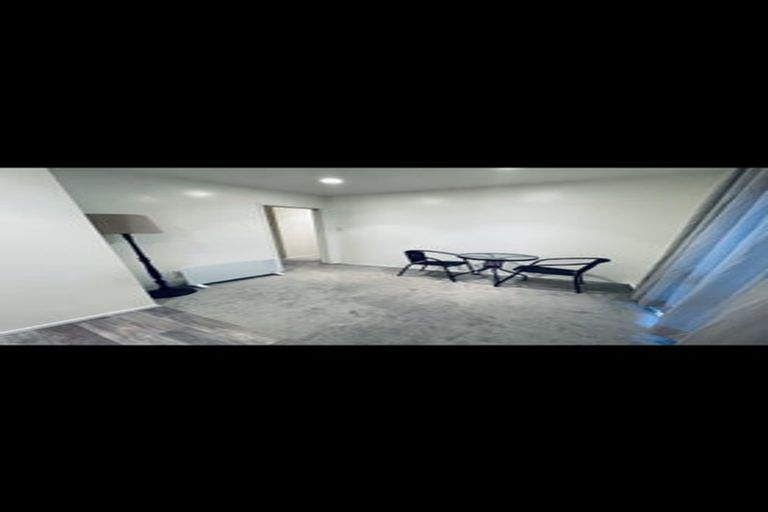 Photo of property in 90 Godley Road, Green Bay, Auckland, 0604