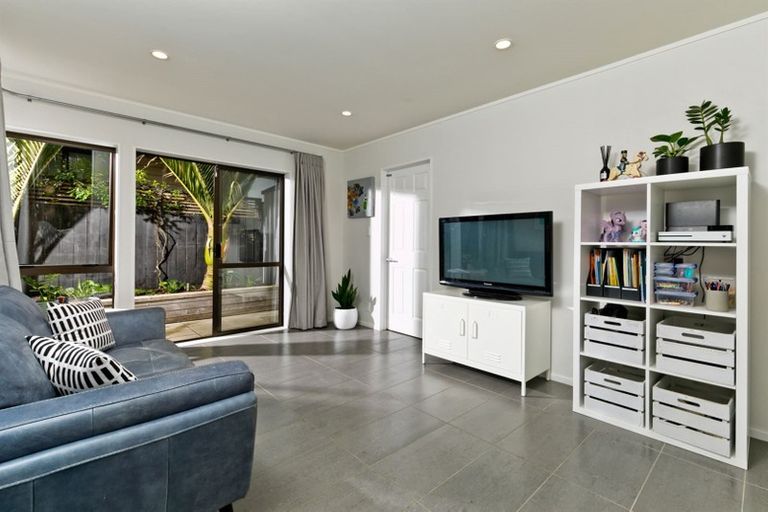 Photo of property in 1 Birchwood Grove, Greenhithe, Auckland, 0632