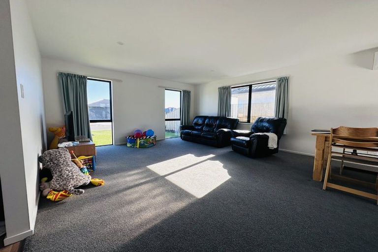 Photo of property in 3 Curtis Street, Woodend, 7610