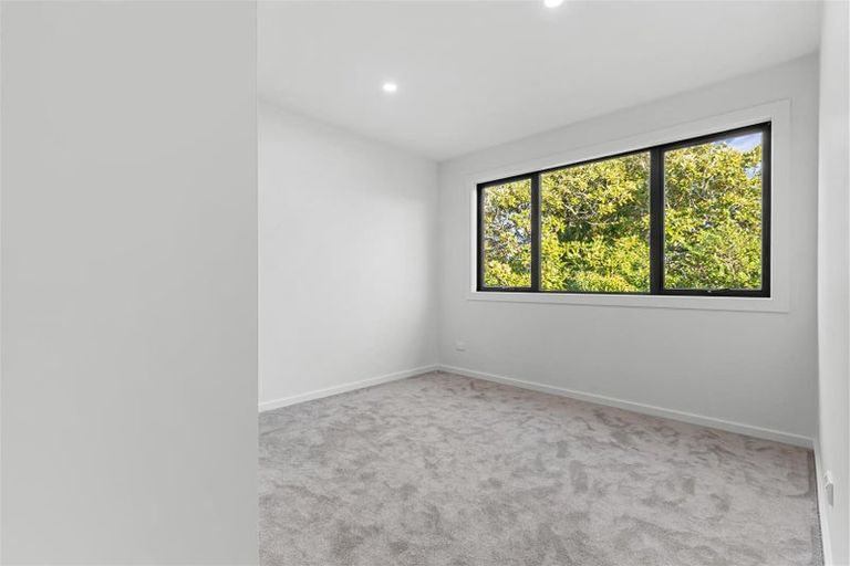 Photo of property in 11/25 Swanson Road, Henderson, Auckland, 0610