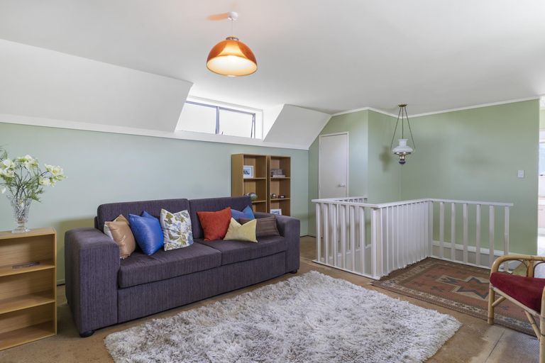 Photo of property in 69b Hattaway Avenue, Bucklands Beach, Auckland, 2012