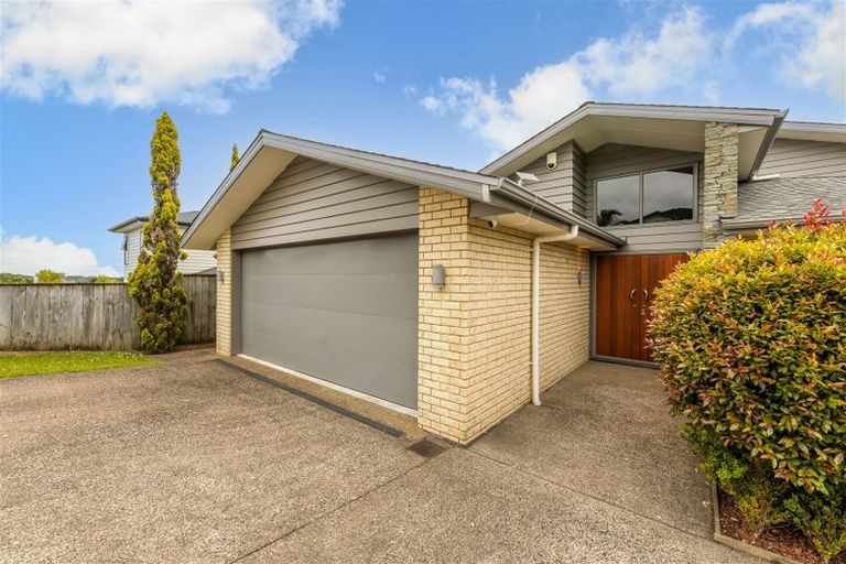 Photo of property in 22 Dawood Place, The Gardens, Auckland, 2105