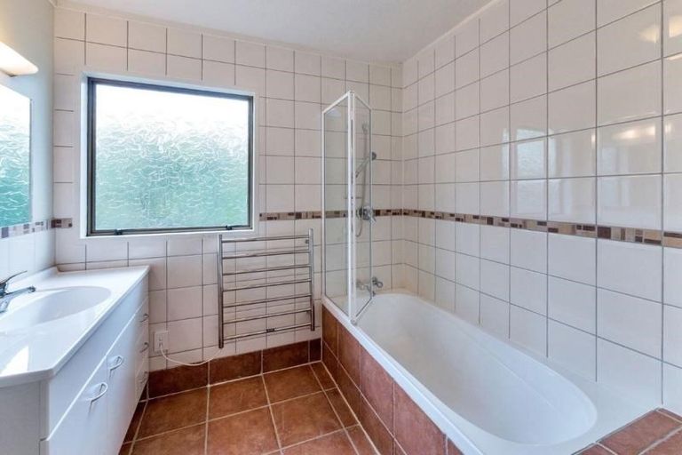 Photo of property in 12 Cemetery Road, Waiuku, 2123