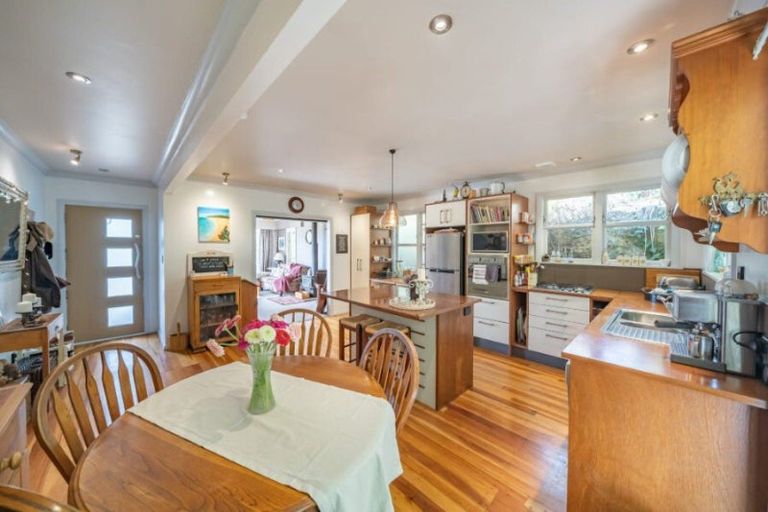 Photo of property in 121 Wainuiomata Road, Wainuiomata, Lower Hutt, 5014