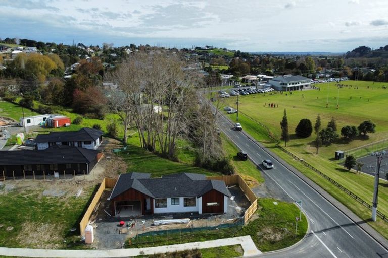 Photo of property in 2 Mahi Road, Helensville, 0800