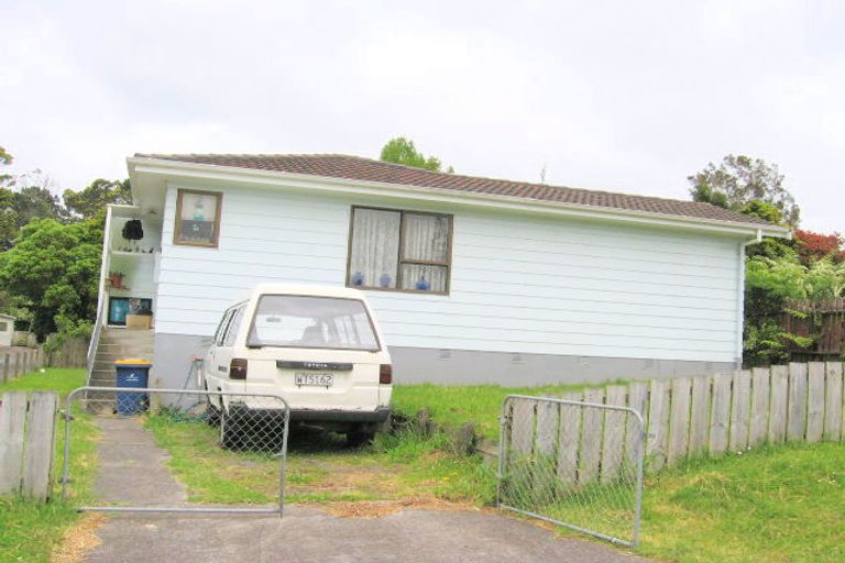 Photo of property in 13 Benita Place, Sunnyvale, Auckland, 0612