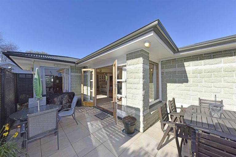 Photo of property in 12 Aileen Place, Upper Riccarton, Christchurch, 8041