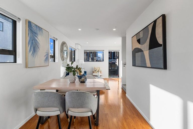 Photo of property in 1 Red Arches Road, Henderson, Auckland, 0610