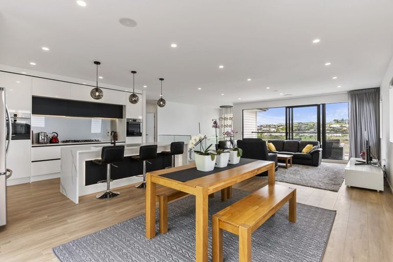 Photo of property in 146 Arran Point Parade, Orewa, 0931
