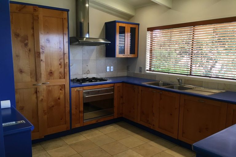 Photo of property in 86 Hattaway Avenue, Bucklands Beach, Auckland, 2012