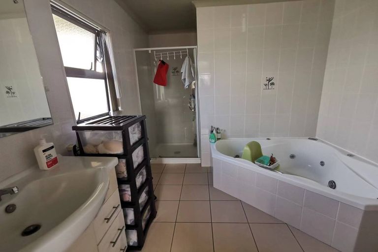 Photo of property in 47 Baverstock Road, Flat Bush, Auckland, 2016