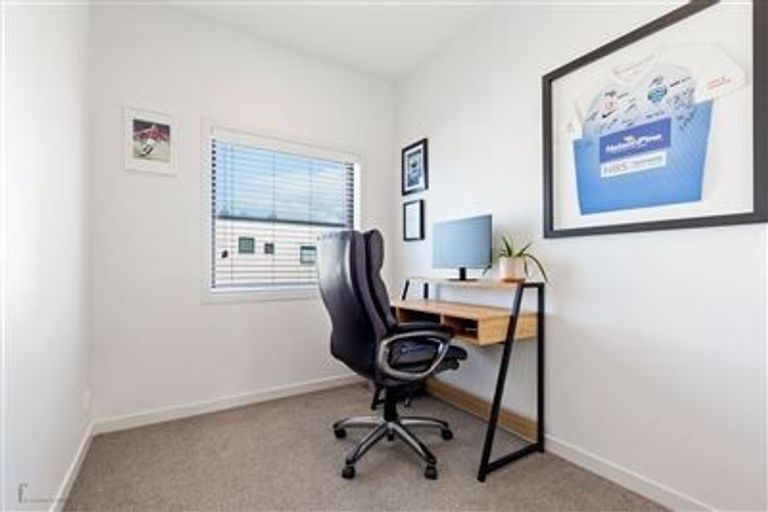 Photo of property in 6/3 Genevieve Lane, Hobsonville, Auckland, 0616