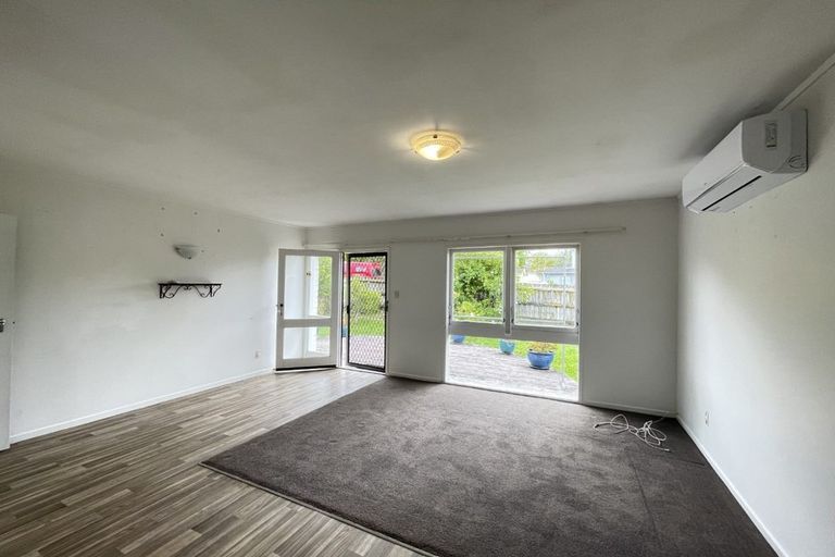 Photo of property in 1/37 Ellice Road, Totara Vale, Auckland, 0629