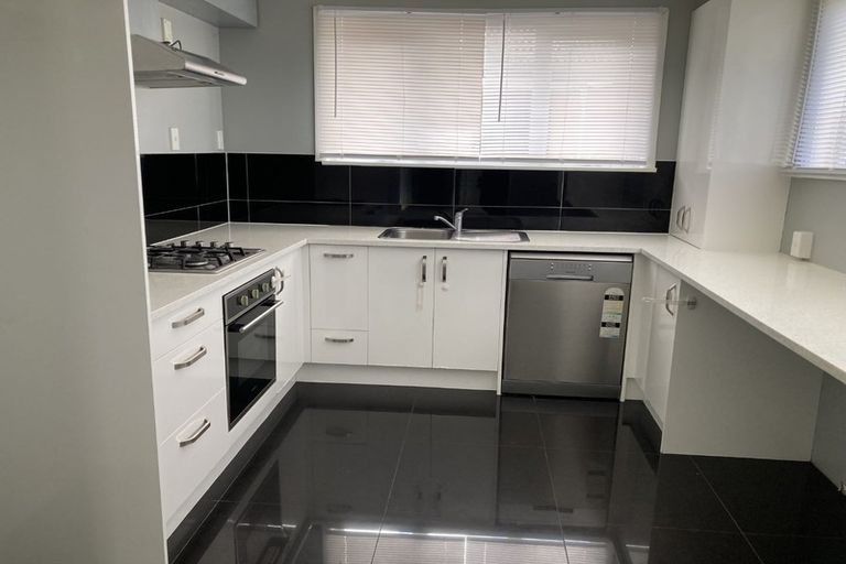 Photo of property in 305 Richardson Road, New Windsor, Auckland, 1041