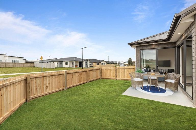 Photo of property in 3 Matikao Way, Pukekohe, 2120
