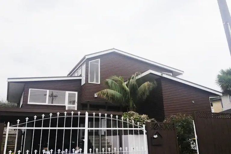 Photo of property in 24 Ayr Road, Pakuranga, Auckland, 2010