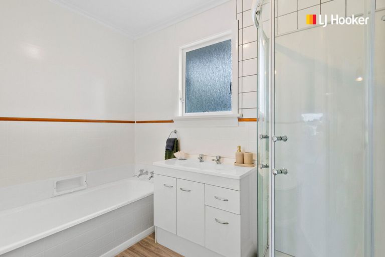 Photo of property in 1 Glendevon Place, Vauxhall, Dunedin, 9013